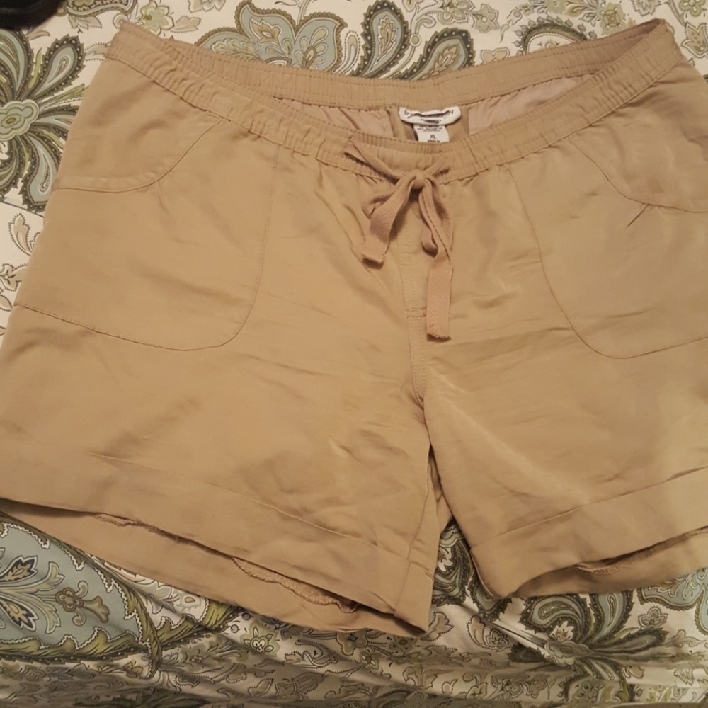 Maternity shorts
